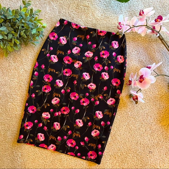 White House Black Market Dresses & Skirts - White House Black Market Pencil Skirt